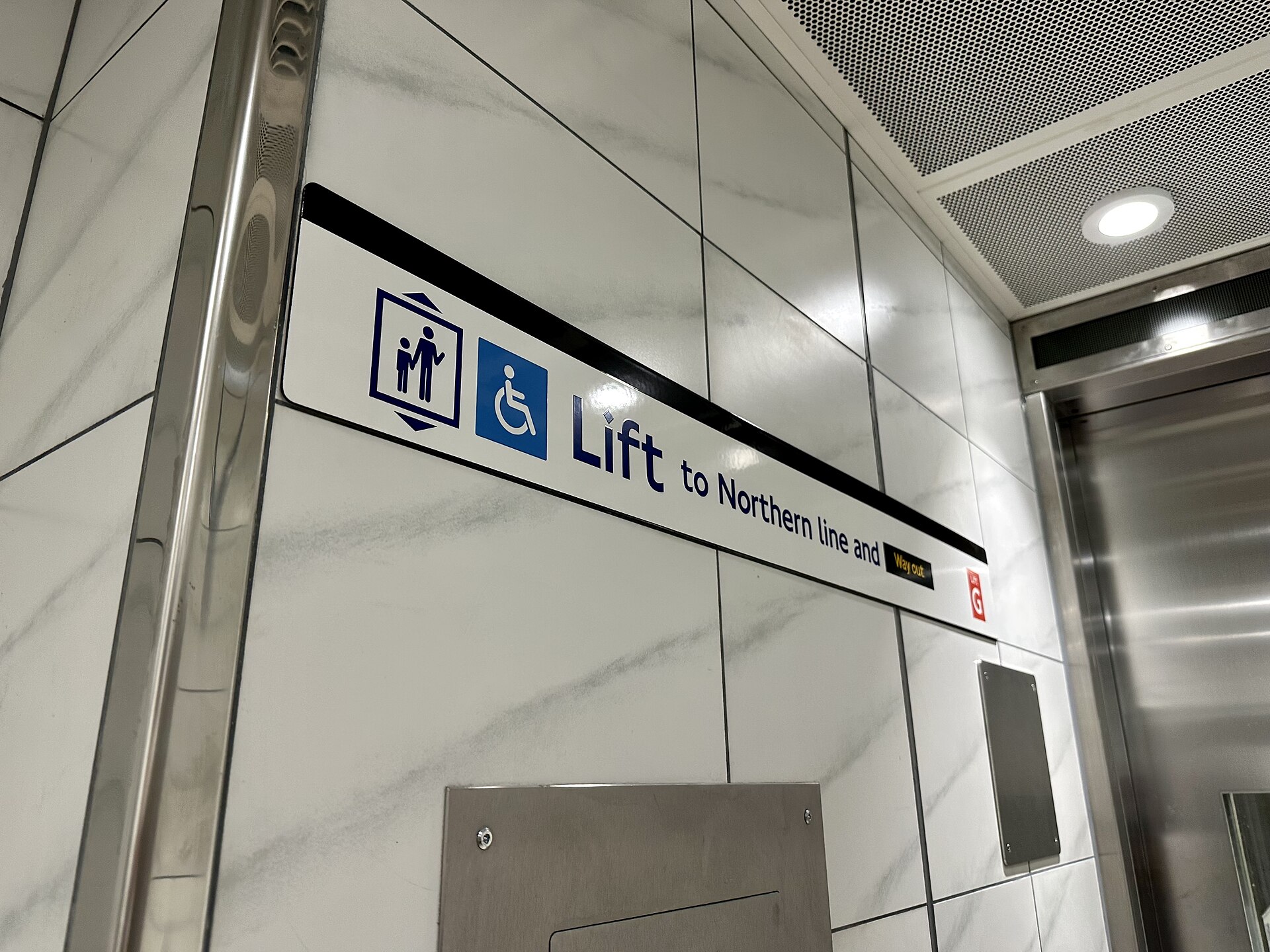 railway station lift access