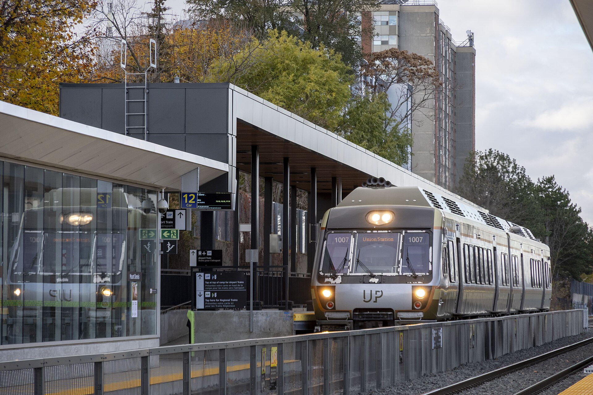 accessible train platform ramp