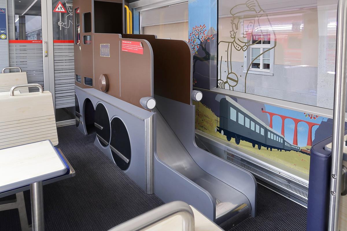 family train compartment children